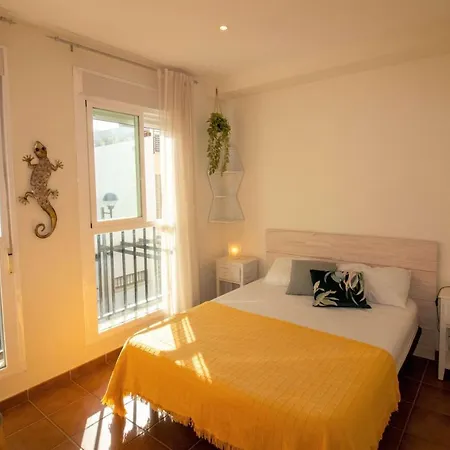 Adosado Con Jardin Y Piscina Palm 43 *